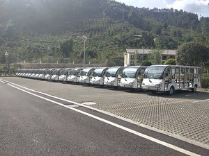 17座电动观光车在巴山大峡谷运营